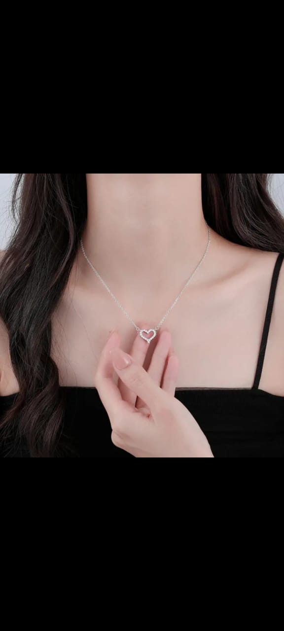 Elegant Women’s Pendant – Grace in Every Detail